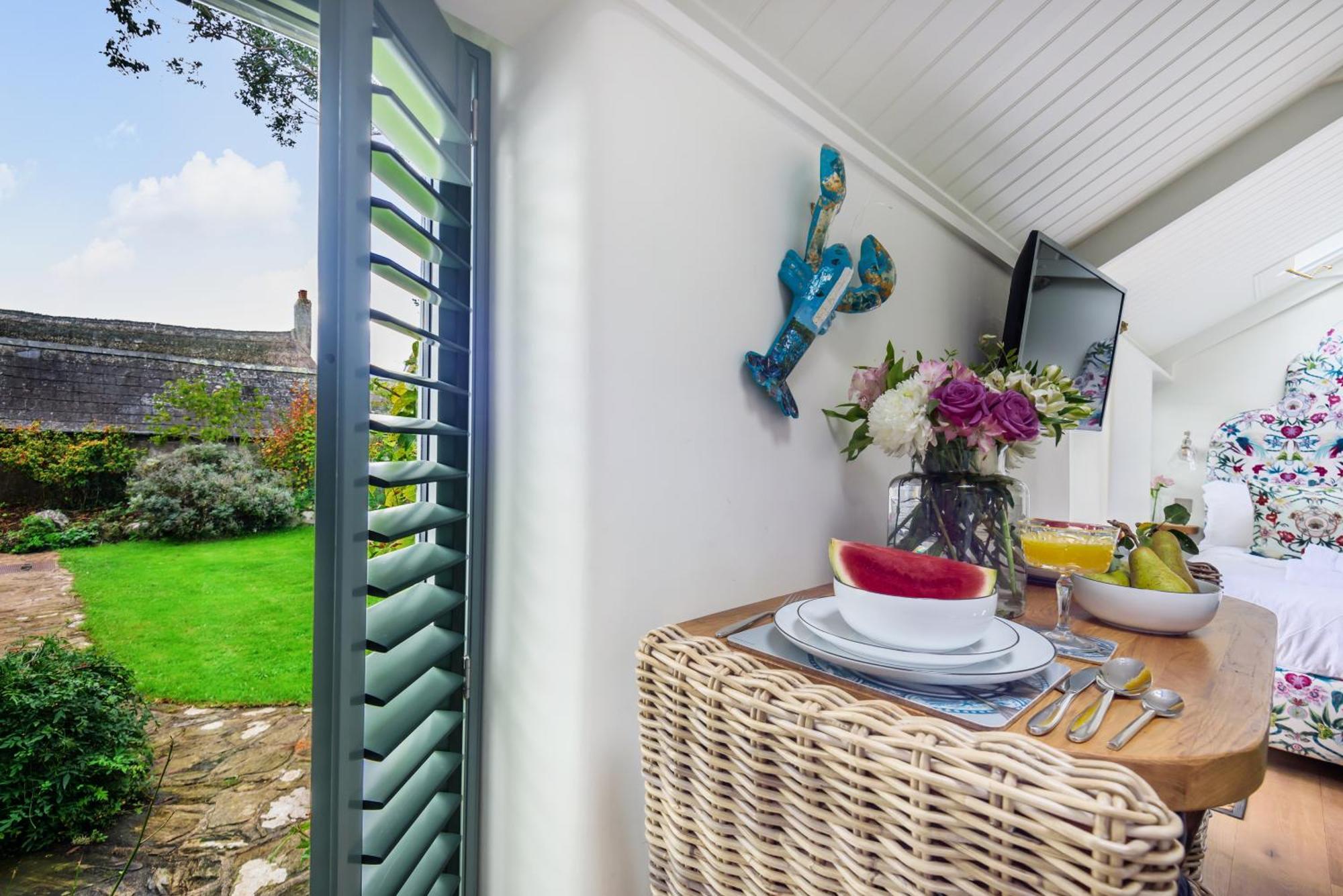 The Secret Garden Villa Malborough Exterior photo